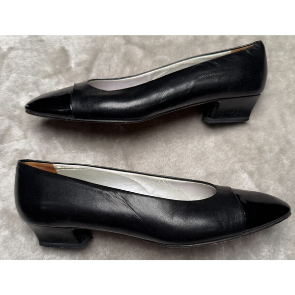 Ann Taylor Vintage Black Leather Cap Toe Kitten Heel Pumps Womens Size 7.5 N 80s - Picture 3 of 8
